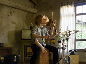 Ruven Ruppik (im Bild) und Michalis Cholevas performen und improvisieren am 21. März.