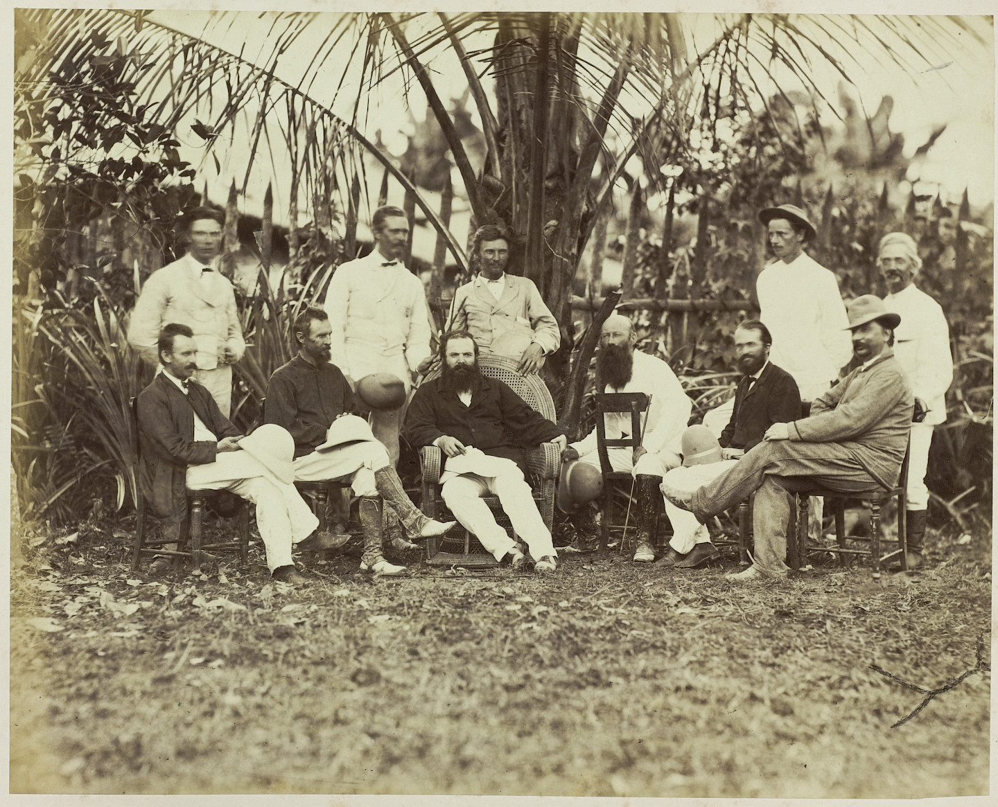 Gruppenbild+von+Pflanzern+in+Deli%2c+1872+Stehend+ganz+rechts%3a+Carl+F.+Grob.+Collection+Nationaal+Museum+van+Wereldculturen.+Coll.no.+RV-A14-1-19