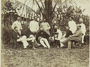 Gruppenbild+von+Pflanzern+in+Deli%2c+1872+Stehend+ganz+rechts%3a+Carl+F.+Grob.+Collection+Nationaal+Museum+van+Wereldculturen.+Coll.no.+RV-A14-1-19