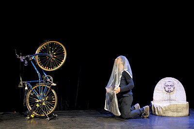 «Egalité» – Erzähltheater mit Velo