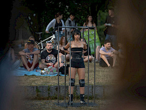 lo.me, Ultra, 2023, Photo von Sévérine Kpoti / Biennale für Freiburg 2