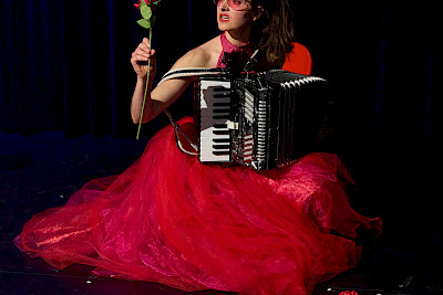 ZW-Theater: Bitte keine Rosen!
