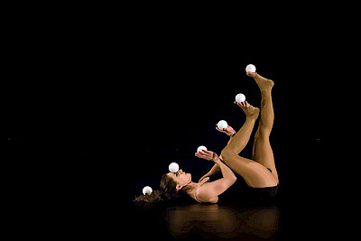 Foot juggling workshop