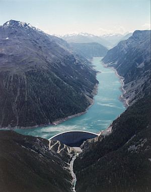 Staumauer Punt dal Gall, Lago di Livigno, 1976 © ETH-Bibliothek Zürich, Bildarchiv/Stiftung Luftbild Schweiz / LBS_L1-769620