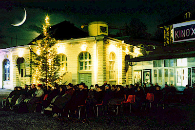 Xmas-Open-Air Xenix: Petite fille