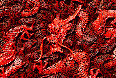Dose mit Drachen, Qing-Dynastie, 18. Jh., Schnitzlack, Museum Rietberg
