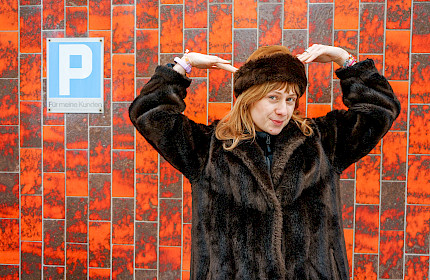 Zwischen Klinik und Club: Warum die DJ Elsa Wurzel Ova beides braucht