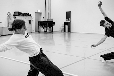 Tanz- und Bewegungs-Workshop mit Phoebe Jewitt