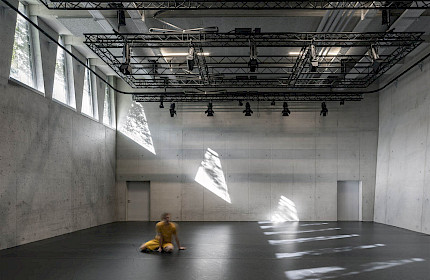 Wann ist Tanz zeitgenössisch? 32 schnelle Fragen an das Tanzhaus Zürich