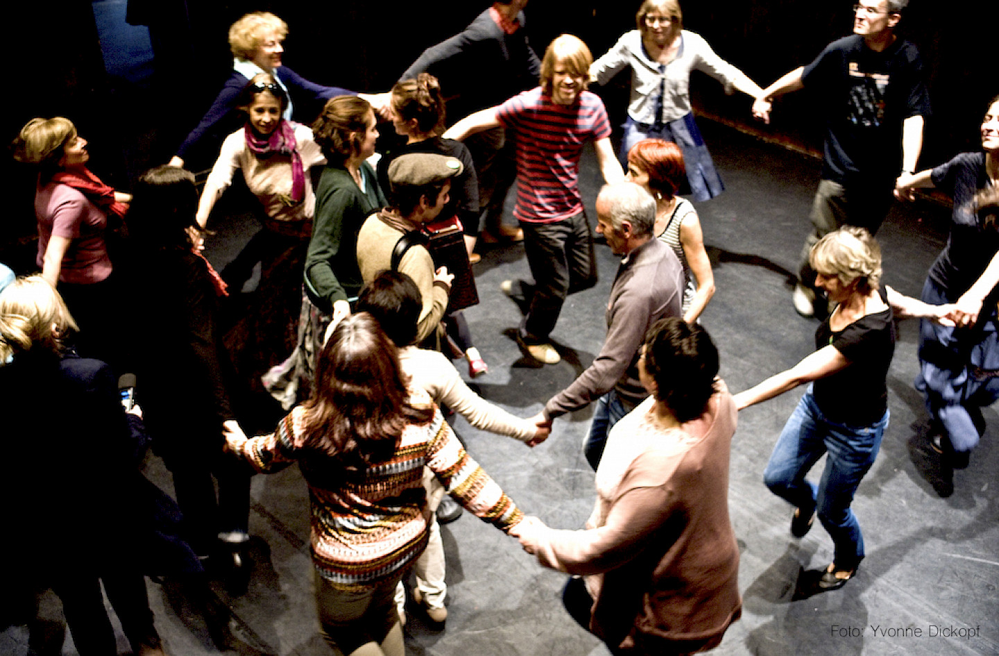 Bal Folk Dietikon: Dancing to live music