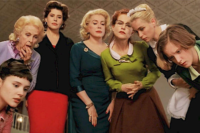 8 femmes